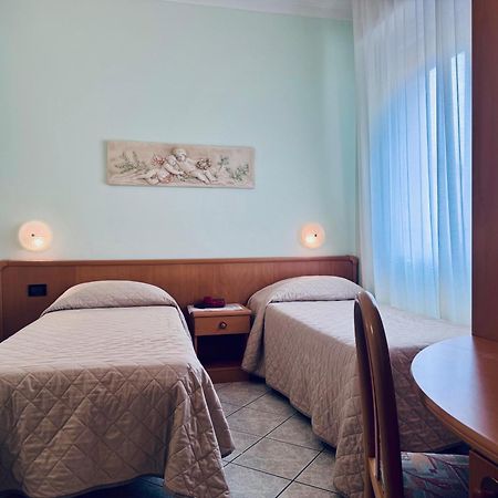 Hotel San Giorgio Albisola Superiore Extérieur photo