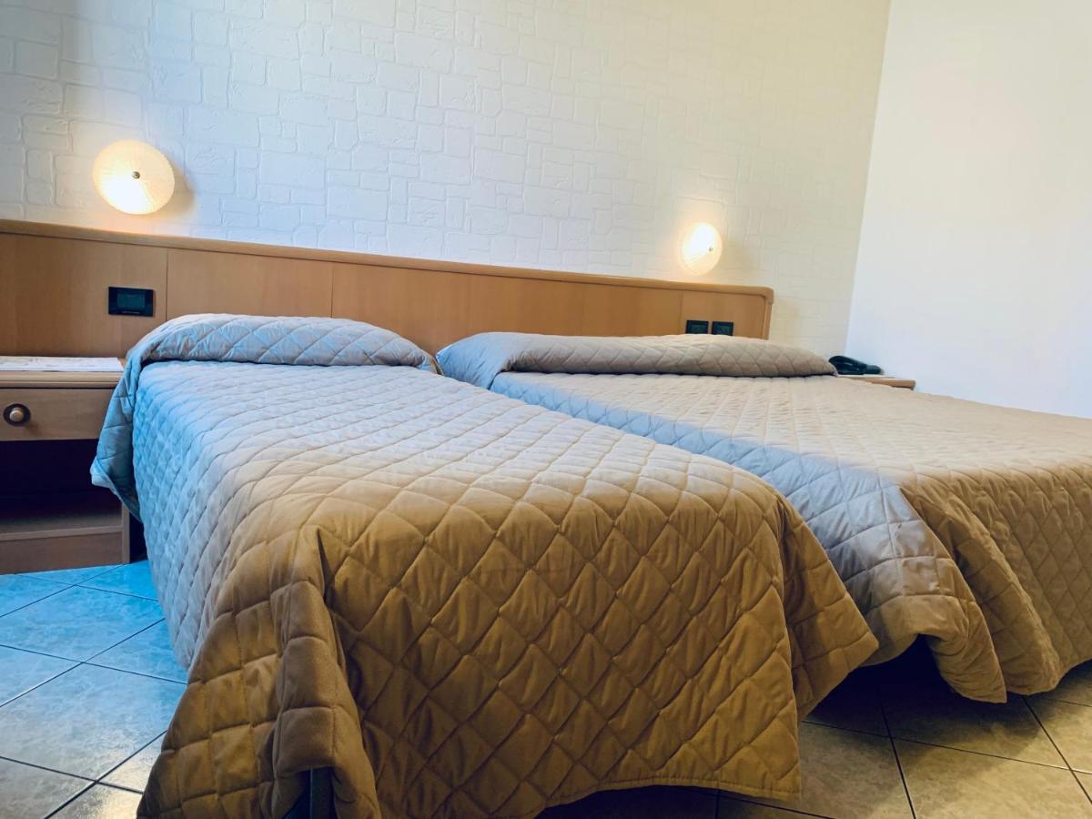 Hotel San Giorgio Albisola Superiore Extérieur photo