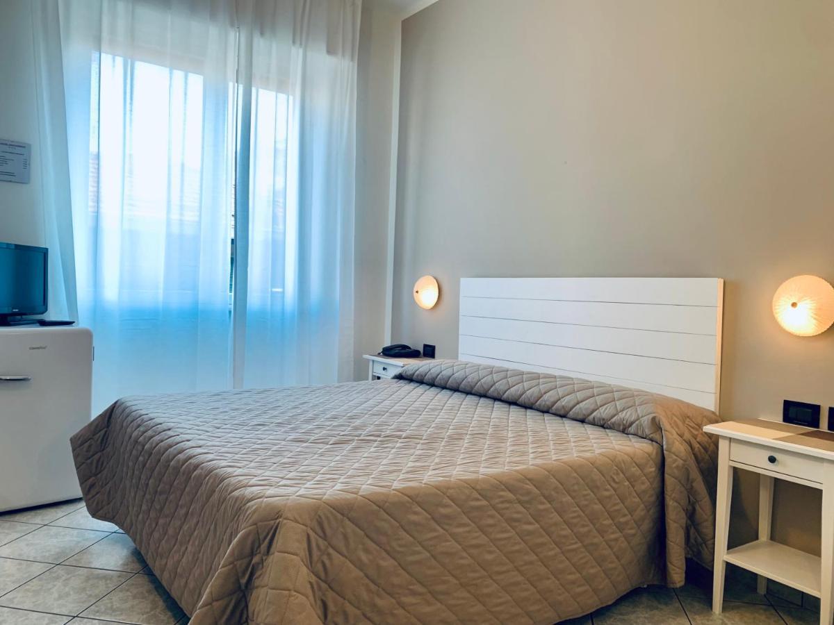 Hotel San Giorgio Albisola Superiore Extérieur photo
