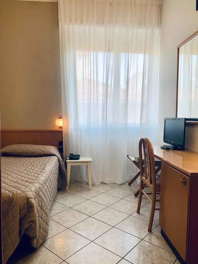 Hotel San Giorgio Albisola Superiore Extérieur photo