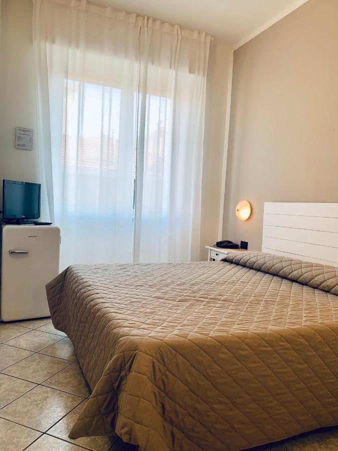 Hotel San Giorgio Albisola Superiore Extérieur photo