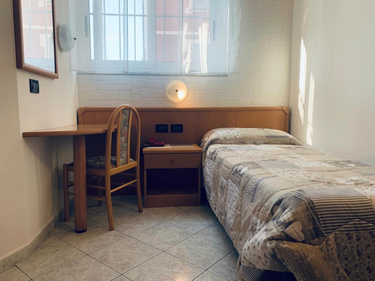 Hotel San Giorgio Albisola Superiore Extérieur photo