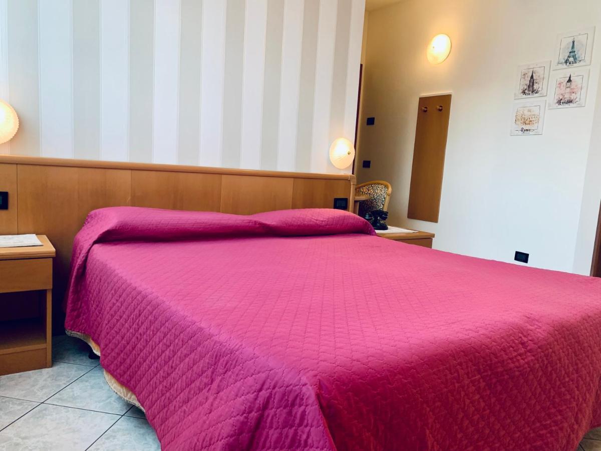 Hotel San Giorgio Albisola Superiore Extérieur photo