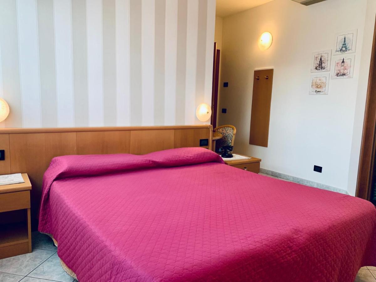 Hotel San Giorgio Albisola Superiore Extérieur photo