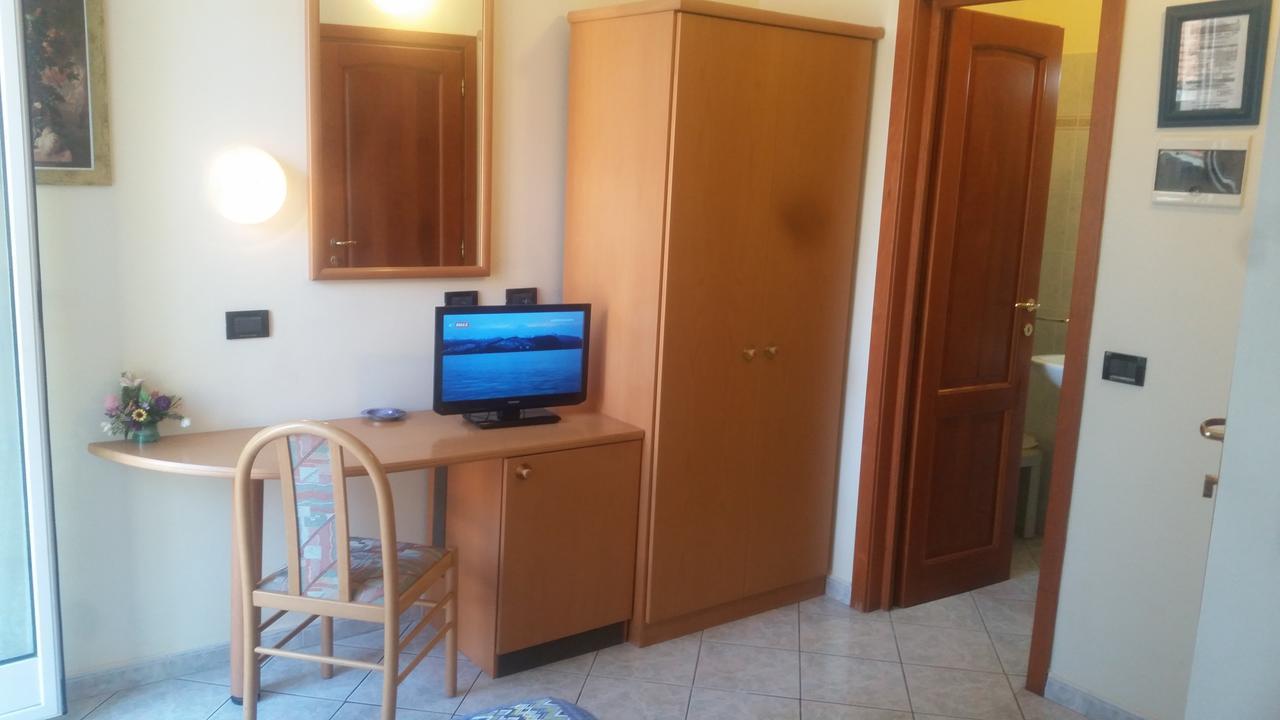 Hotel San Giorgio Albisola Superiore Extérieur photo