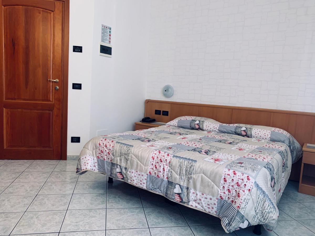 Hotel San Giorgio Albisola Superiore Extérieur photo