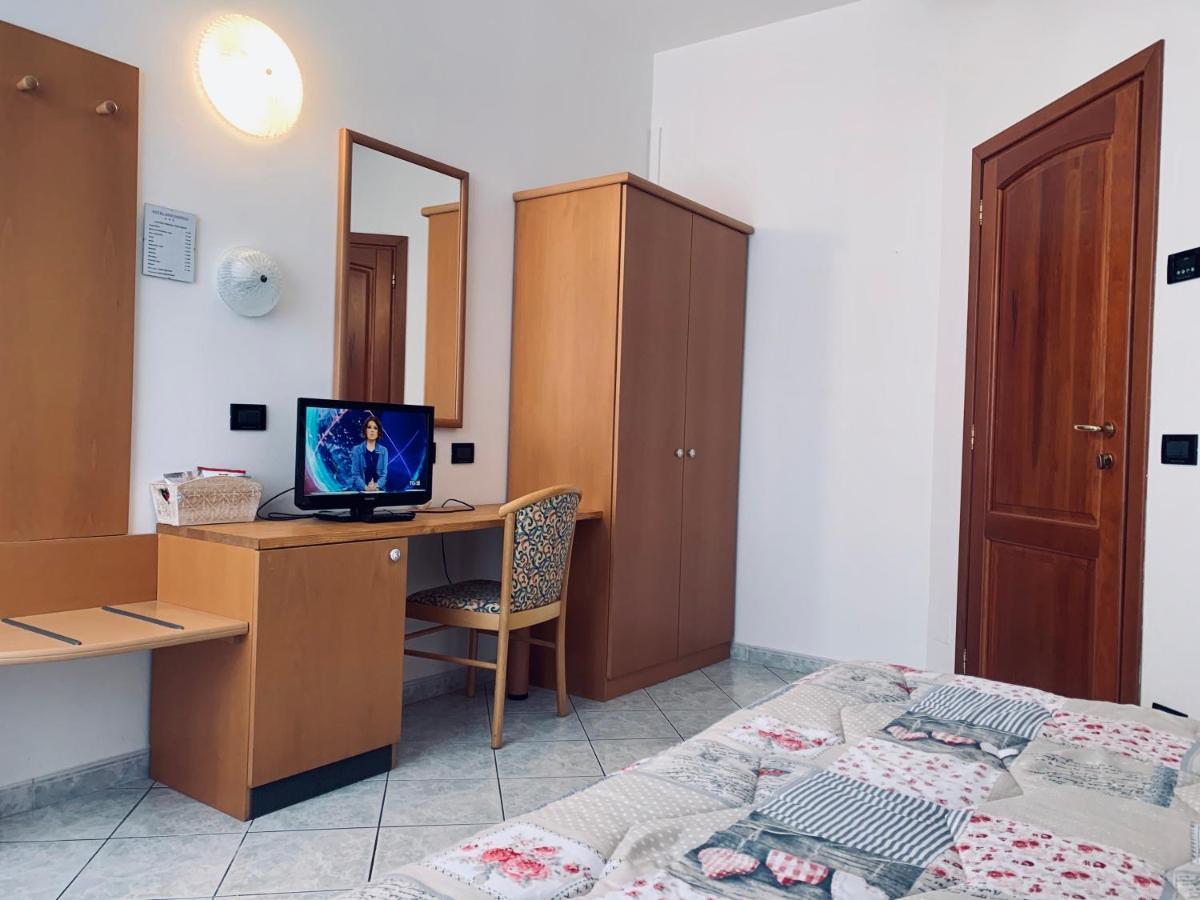 Hotel San Giorgio Albisola Superiore Extérieur photo